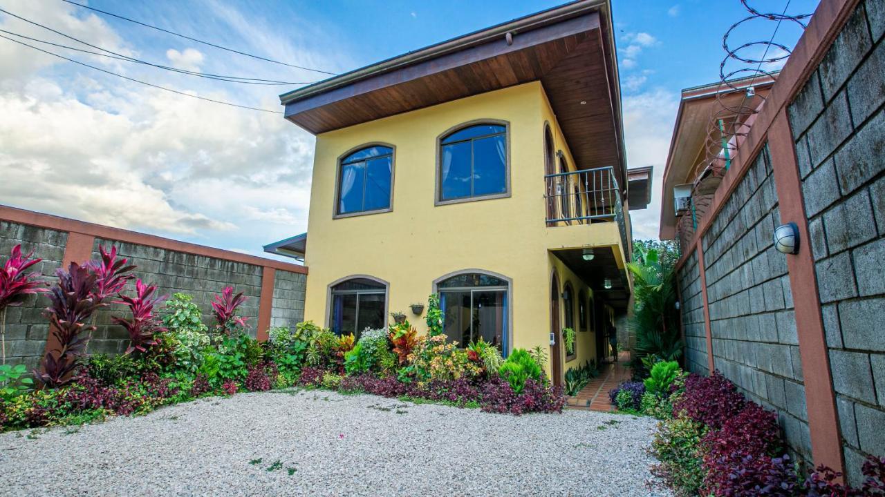 Sol Y Luna Apartments La Fortuna Exterior photo