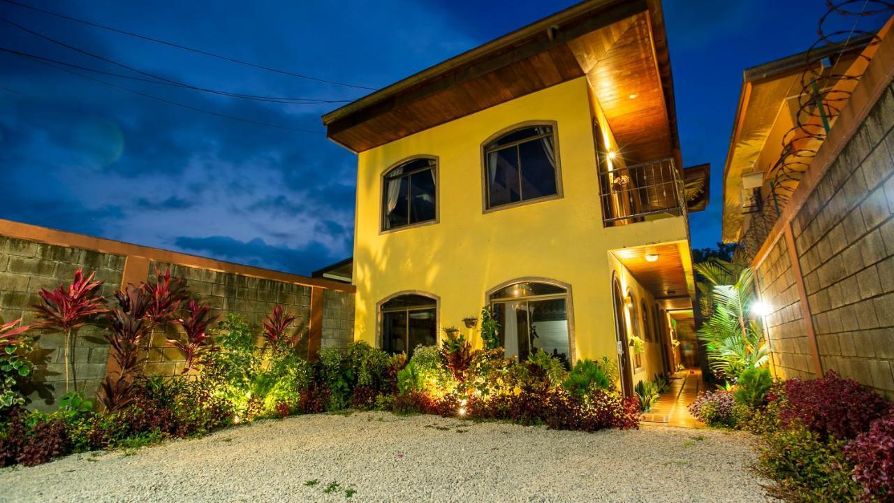 Sol Y Luna Apartments La Fortuna Exterior photo
