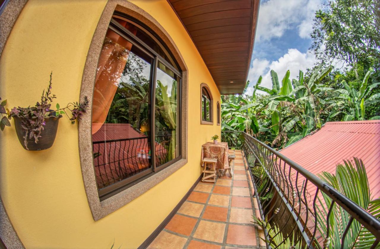 Sol Y Luna Apartments La Fortuna Exterior photo